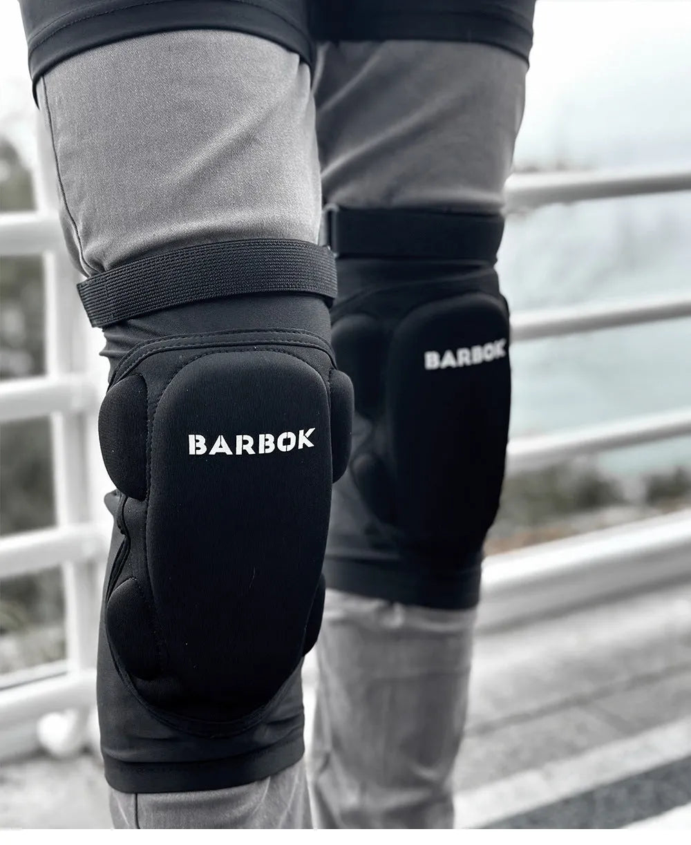 Black hip protection pad for roller skating and skateboarding made from spandex and NBR foam.