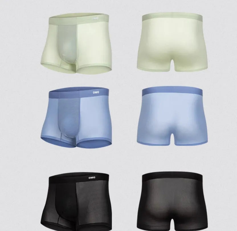 Men's seamless antibacterial fitness shorts in black, shown on a size mannequin