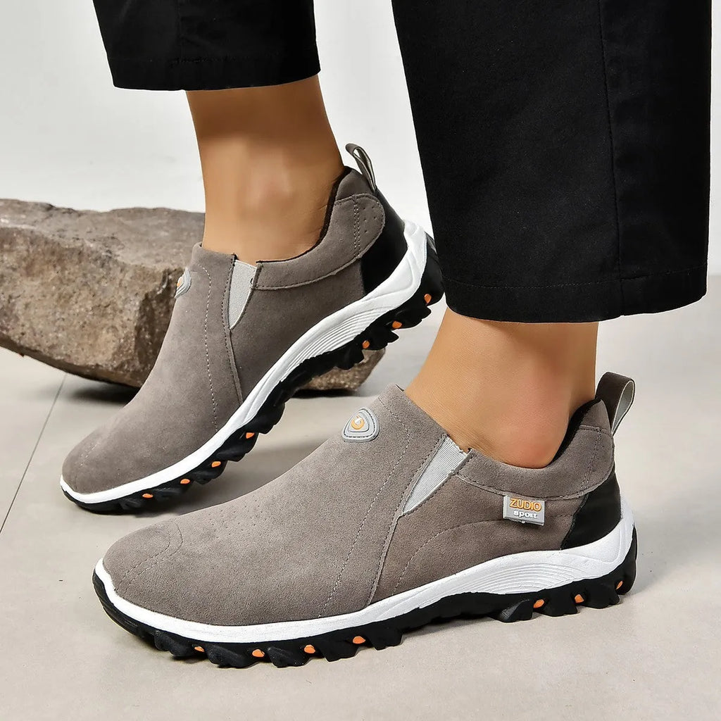 Men's round head thin fashion shoes in multiple colours with rubber sole and shallow mouth opening