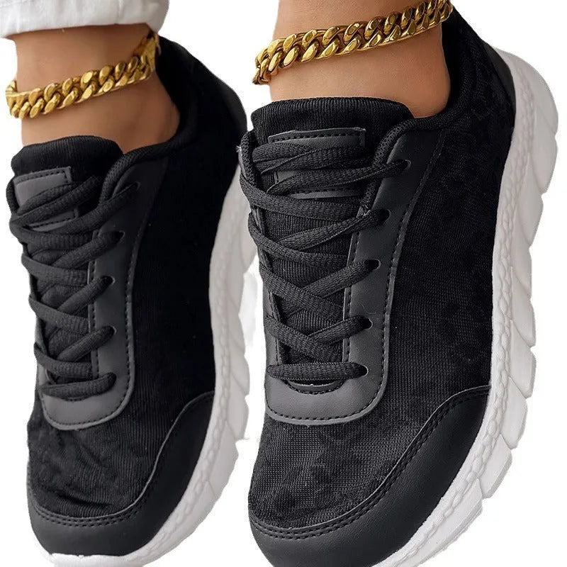 Women's white canvas casual sports running shoes with flat sole and round toe