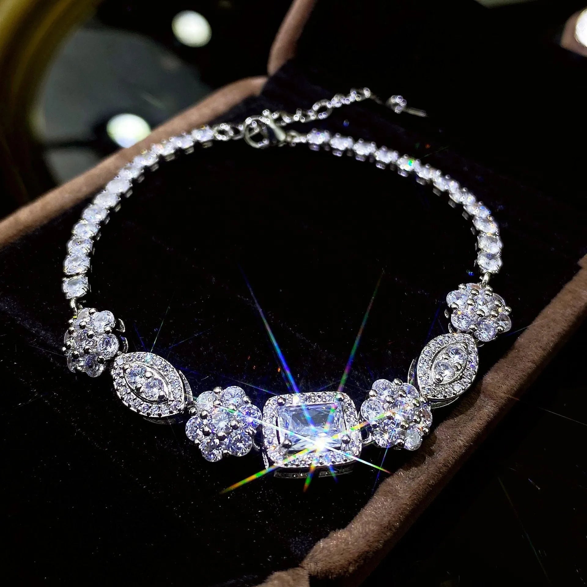 Women's S925 sterling silver-plated geometric bracelet with zircon stones and copper white gold plating