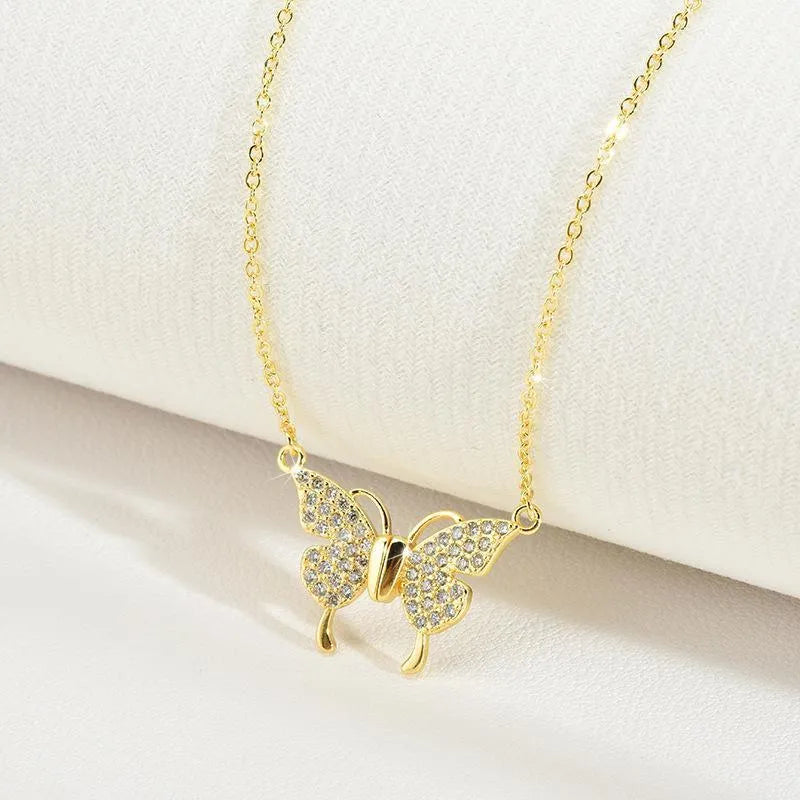 Women's magnetic snap butterfly clavicle chain in titanium steel with twisted chain