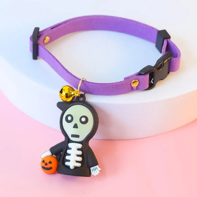 Halloween dog collar with luminous pumpkin man design in adjustable polyester construction