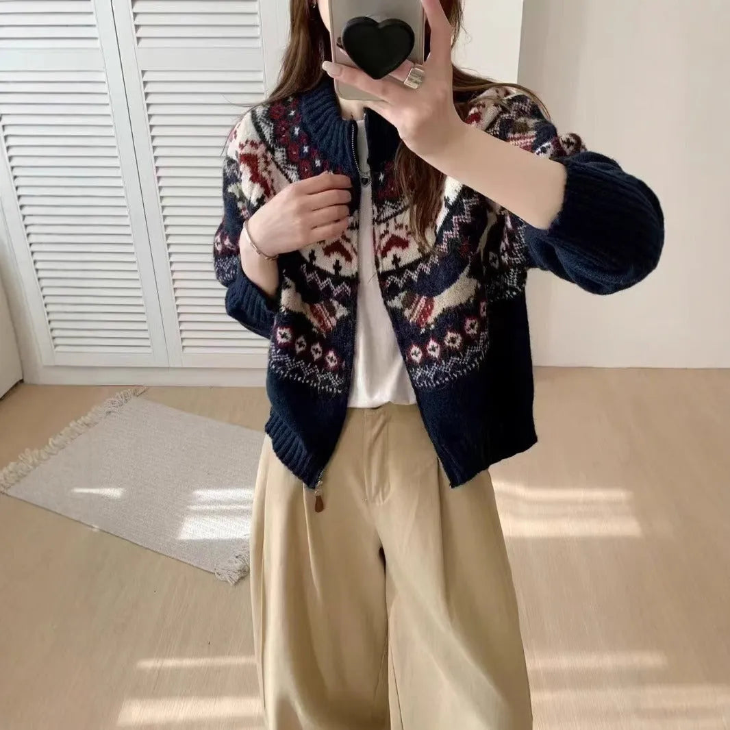 Ethnic jacquard pattern pullover sweater with 3D effect in loose fit