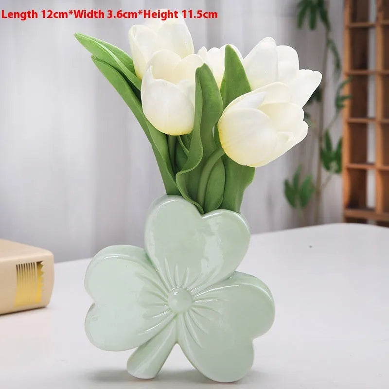 White porcelain ceramic desktop vase in European style, 15cm wide.
