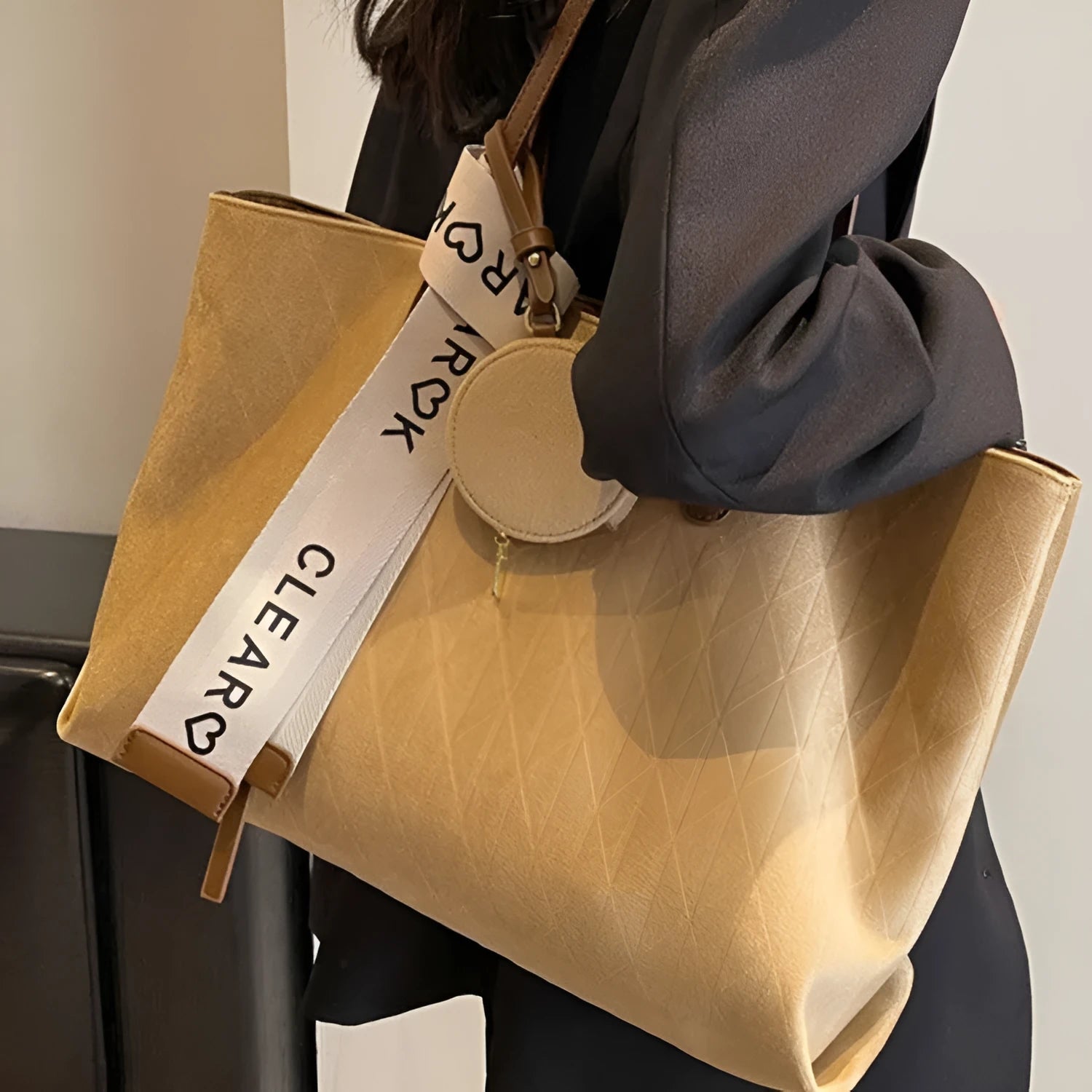 Large capacity casual polyester tote shoulder bag in horizontal square shape with shoulder strap