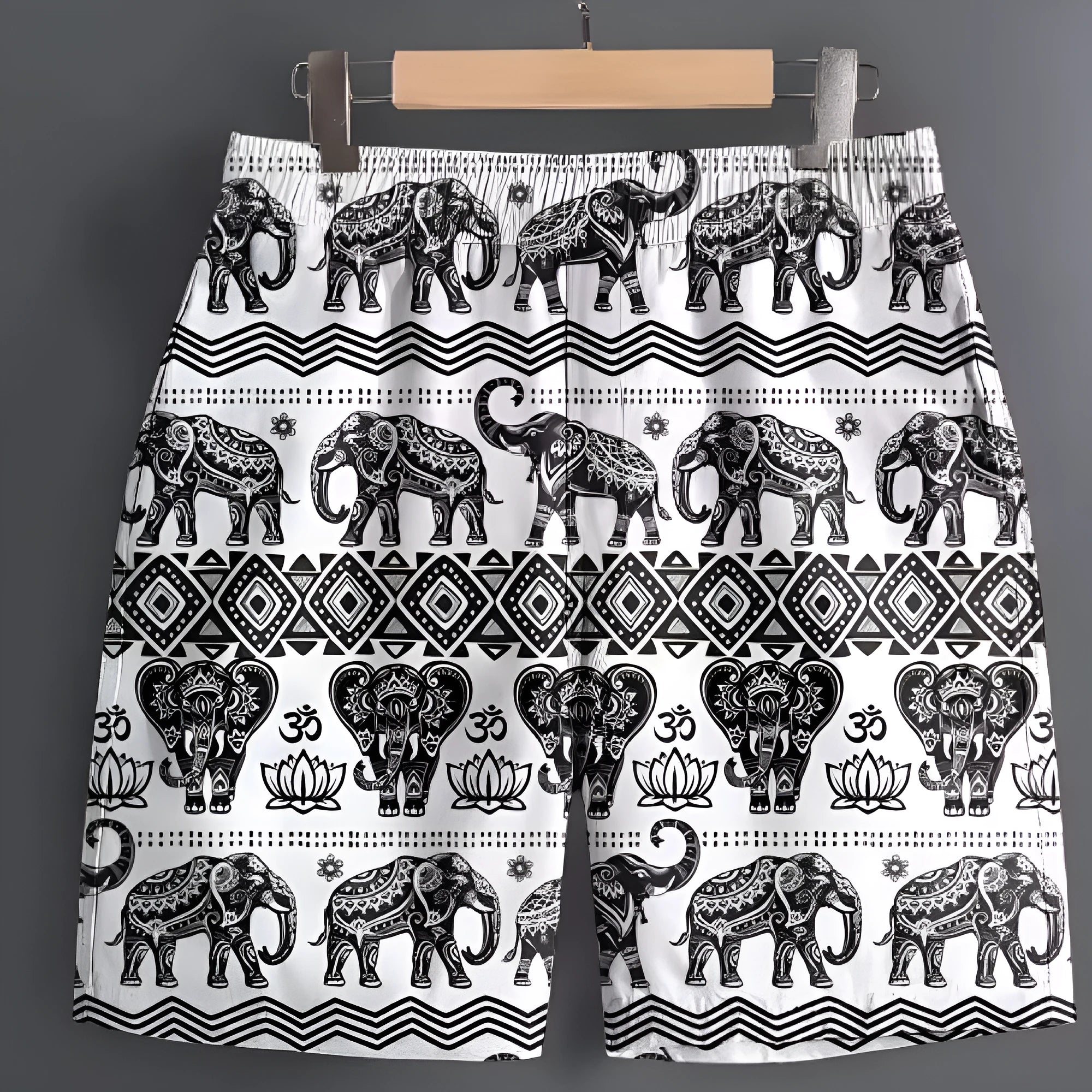Men's striped and camouflage pattern casual polyester shorts for outdoor sports, shown in sizes S to 5XL.