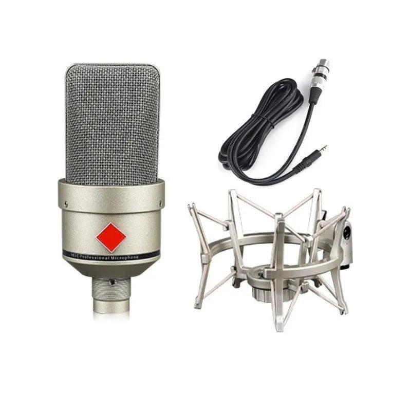 Condenser microphone with cardioid pattern and USB cable on stand