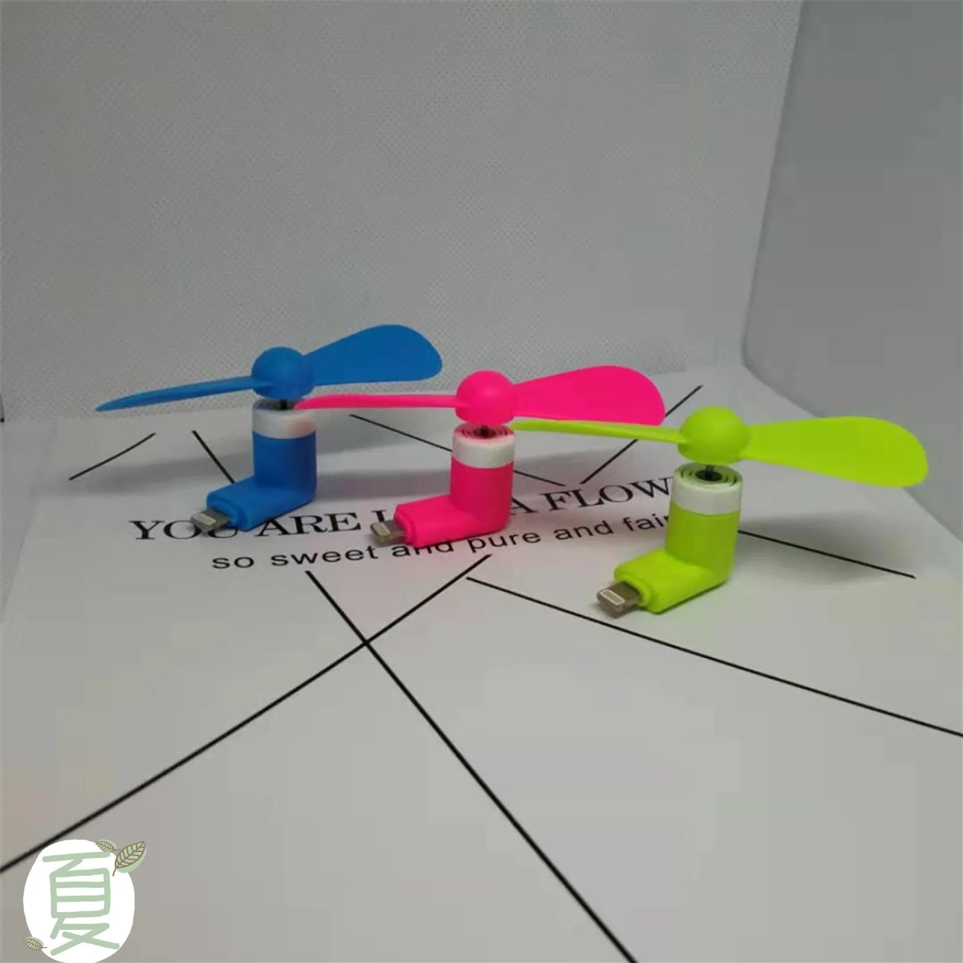 Mobile phone mini fan in multiple colours compatible with Apple iPhone and Android devices