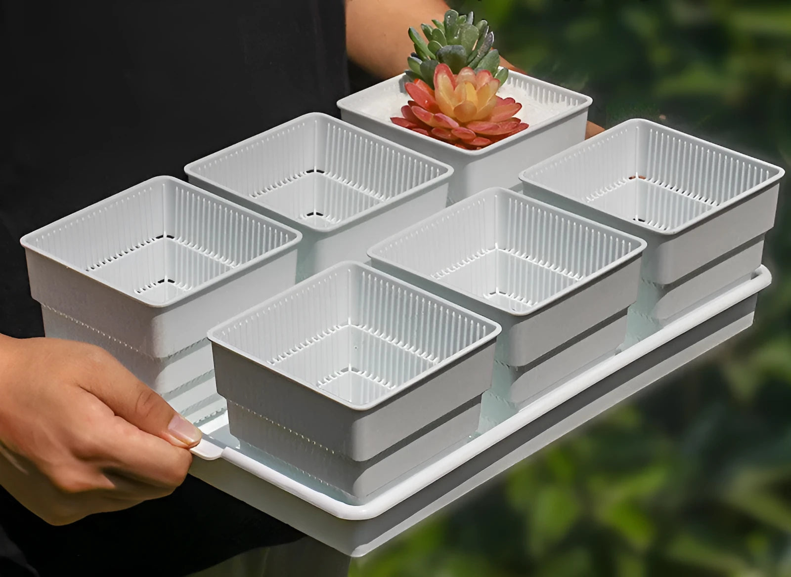 Meishi Controlled Root Flower Pot in resin with 32cm diameter base and breathable design