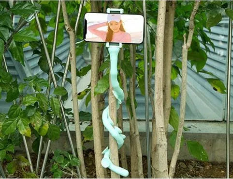Flexible rubber phone holder with suction cup showing 62cm length and 360° rotation