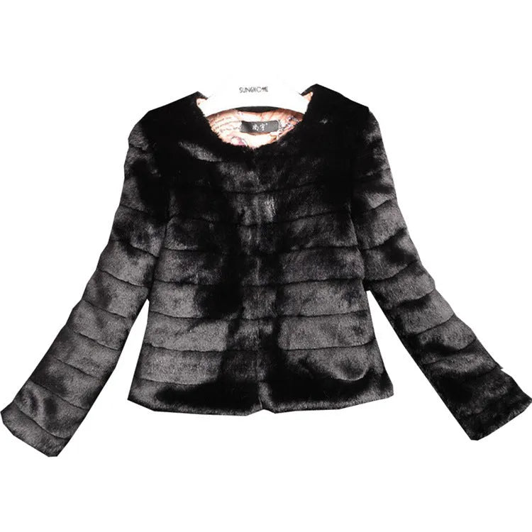Women's short faux fur top in beige with regular sleeves