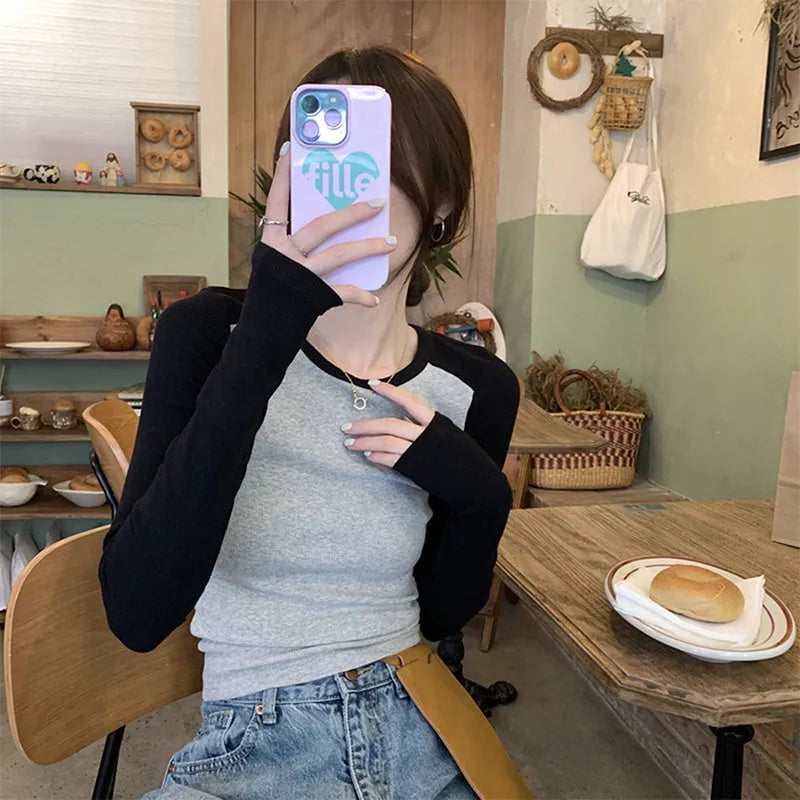 Women's oversized casual top in viscose with slim fit design and embroidery detailing