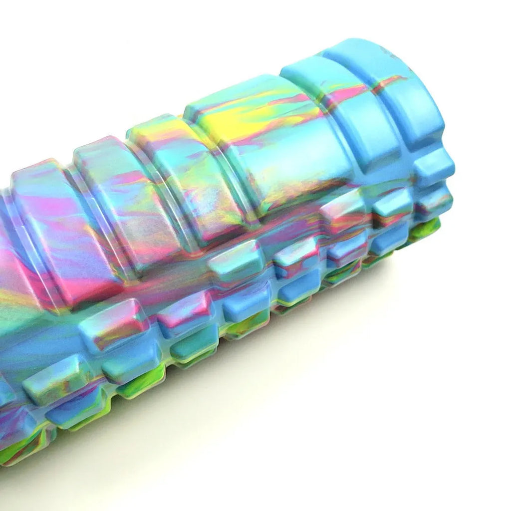 33 cm long camouflage-patterned EVA foam roller for fitness and massage.