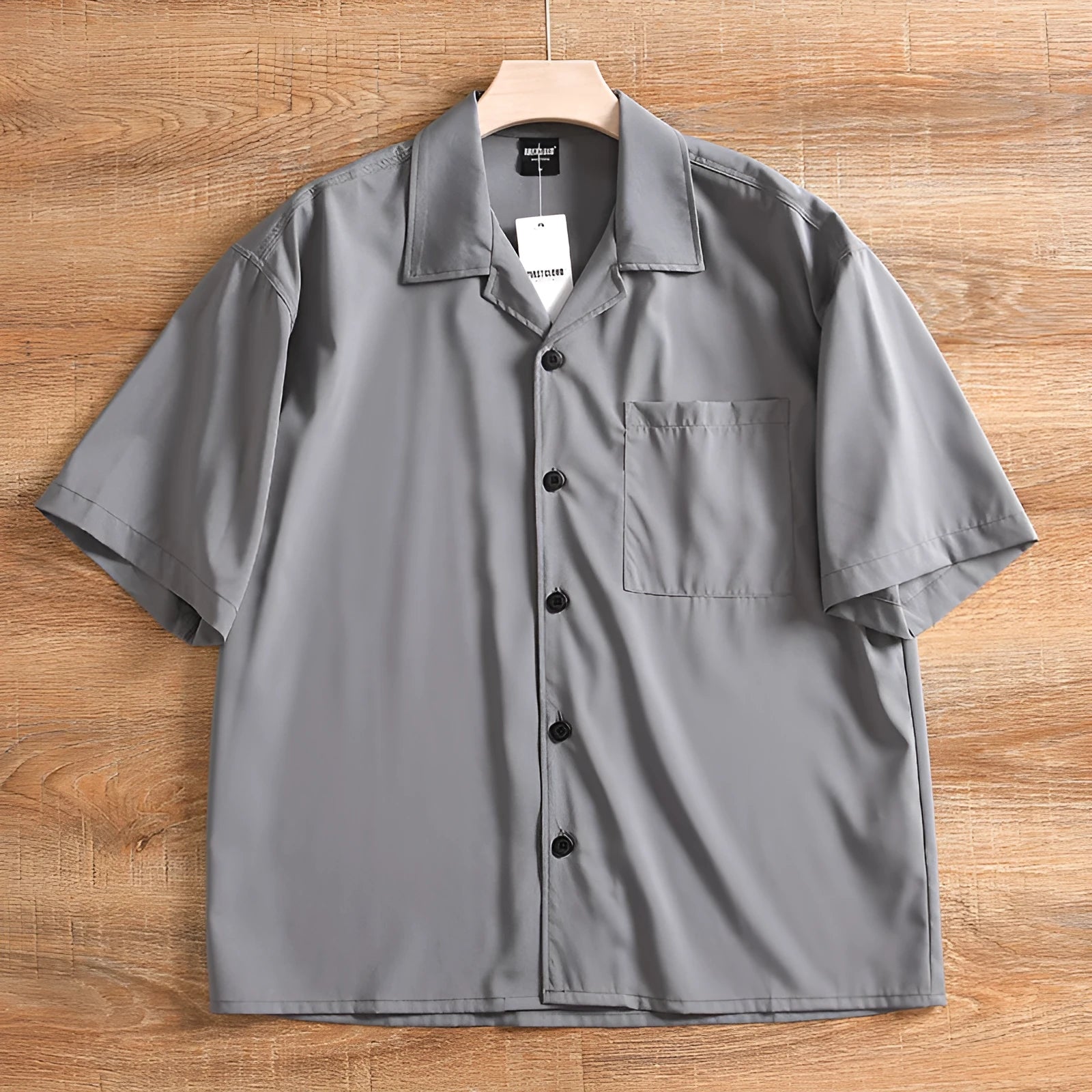 Men's lightweight loose fit short sleeve shirt in solid colour with cardigan style