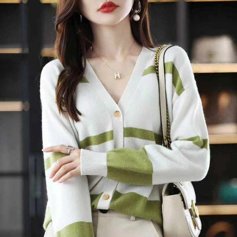 Women's striped V-neck knitted cardigan with 3D pattern in slim fit silhouette
