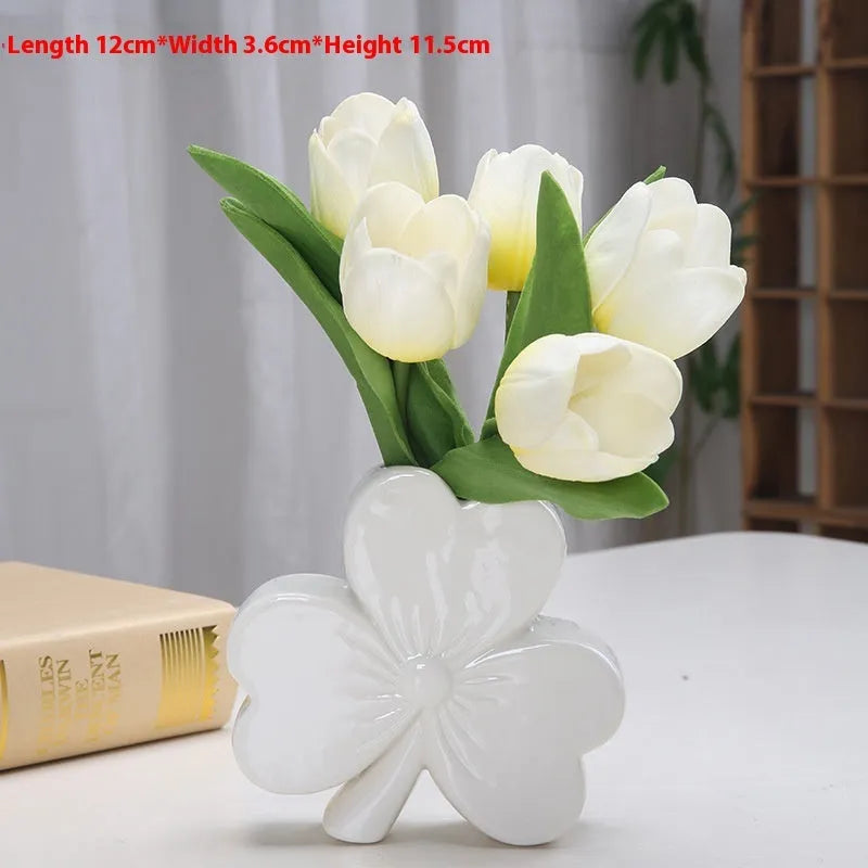 White porcelain ceramic desktop vase in European style, 15cm wide.