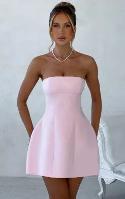 Women's backless tube dress in solid colour with A-line skirt silhouette