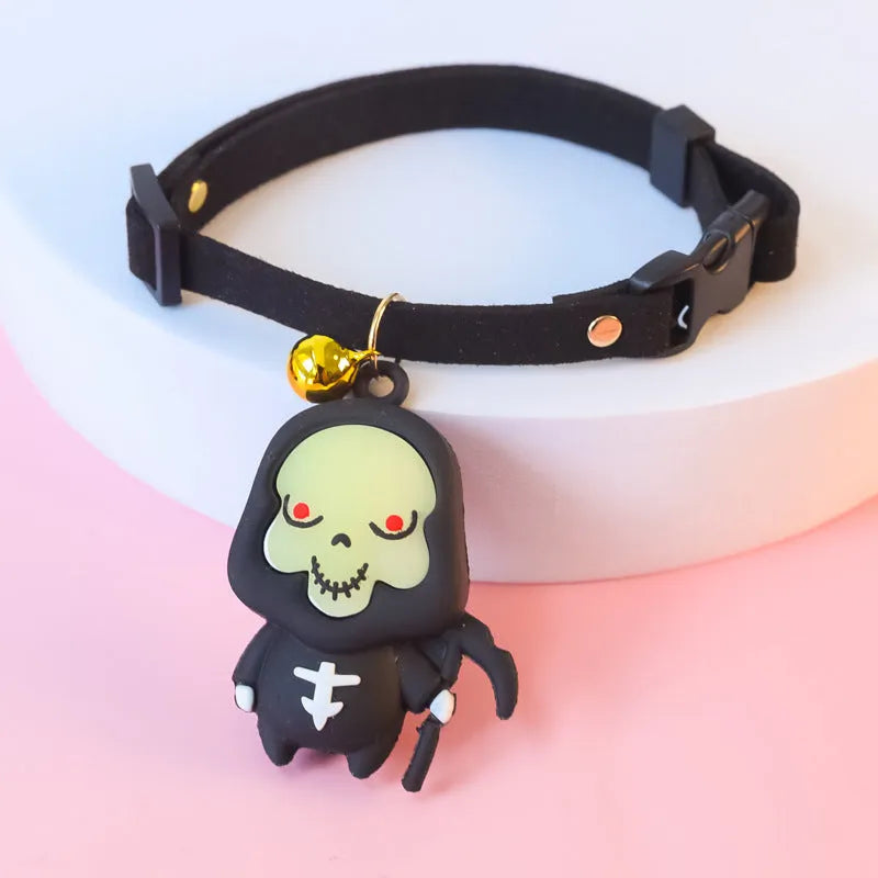 Halloween dog collar with luminous pumpkin man design in adjustable polyester construction