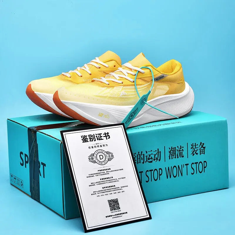 Low top running shoe with carbon plate, natural rubber sole, and PU mesh upper in Glacier colour.