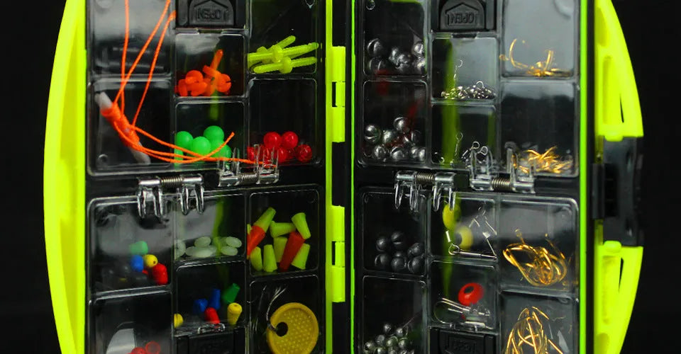 Rock fishing accessories combination kit with 184 pieces on a blister card.