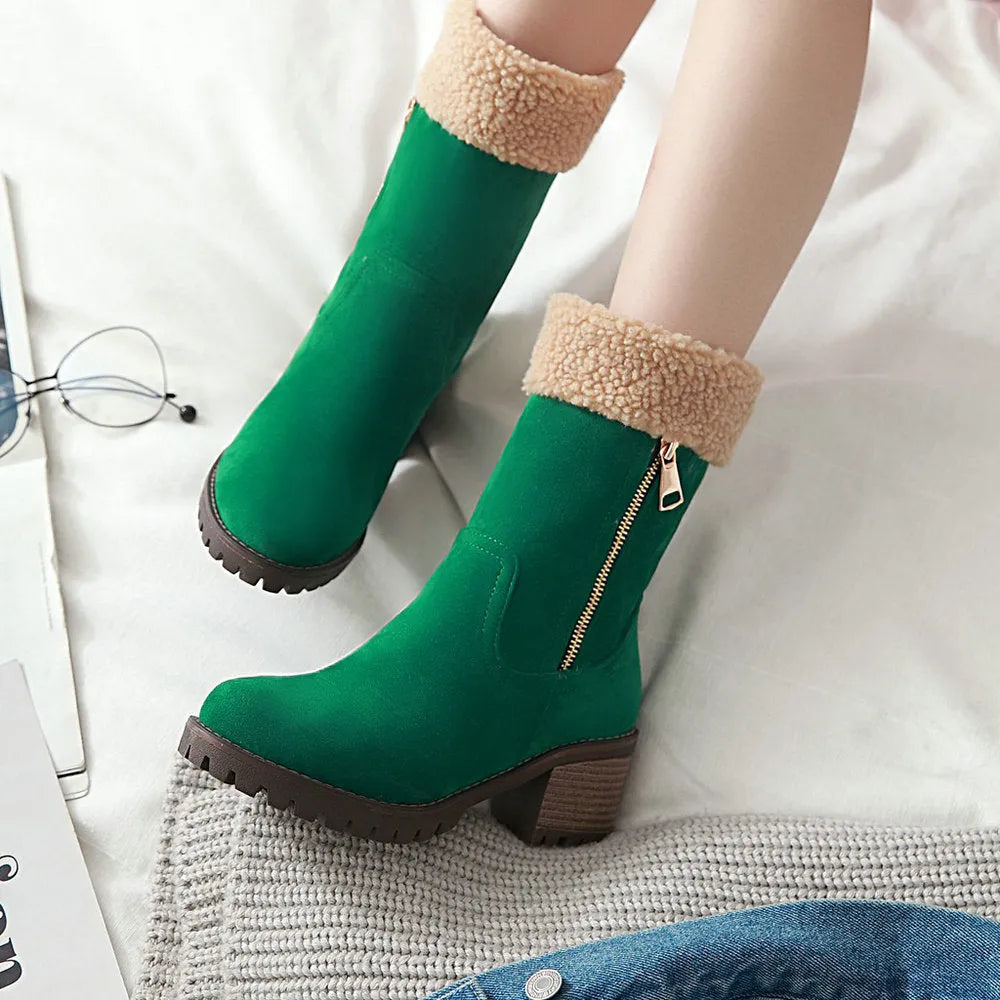 Men's waterproof snow boots with lace-up front and fleece lining in black, grey, green or orange colours