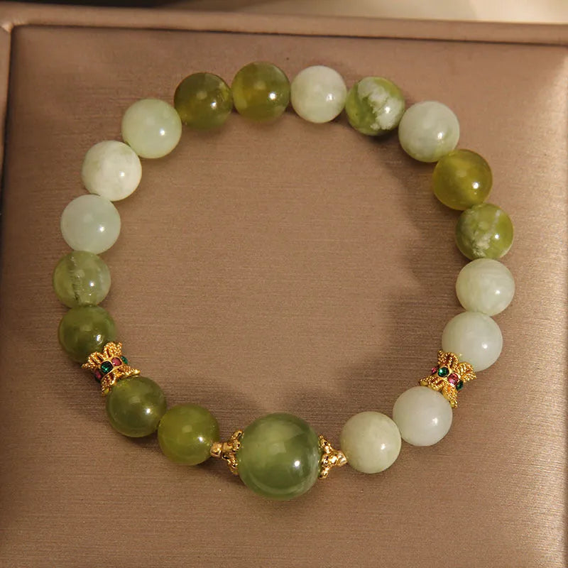 Women's bracelet made from green Xiuyan jade with original light luxury sweet mori design.