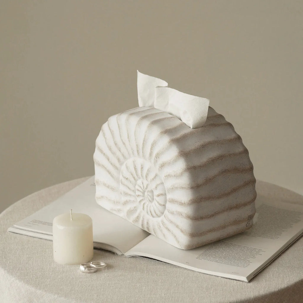 Resin conch shell design tissue box cover in modern simple style