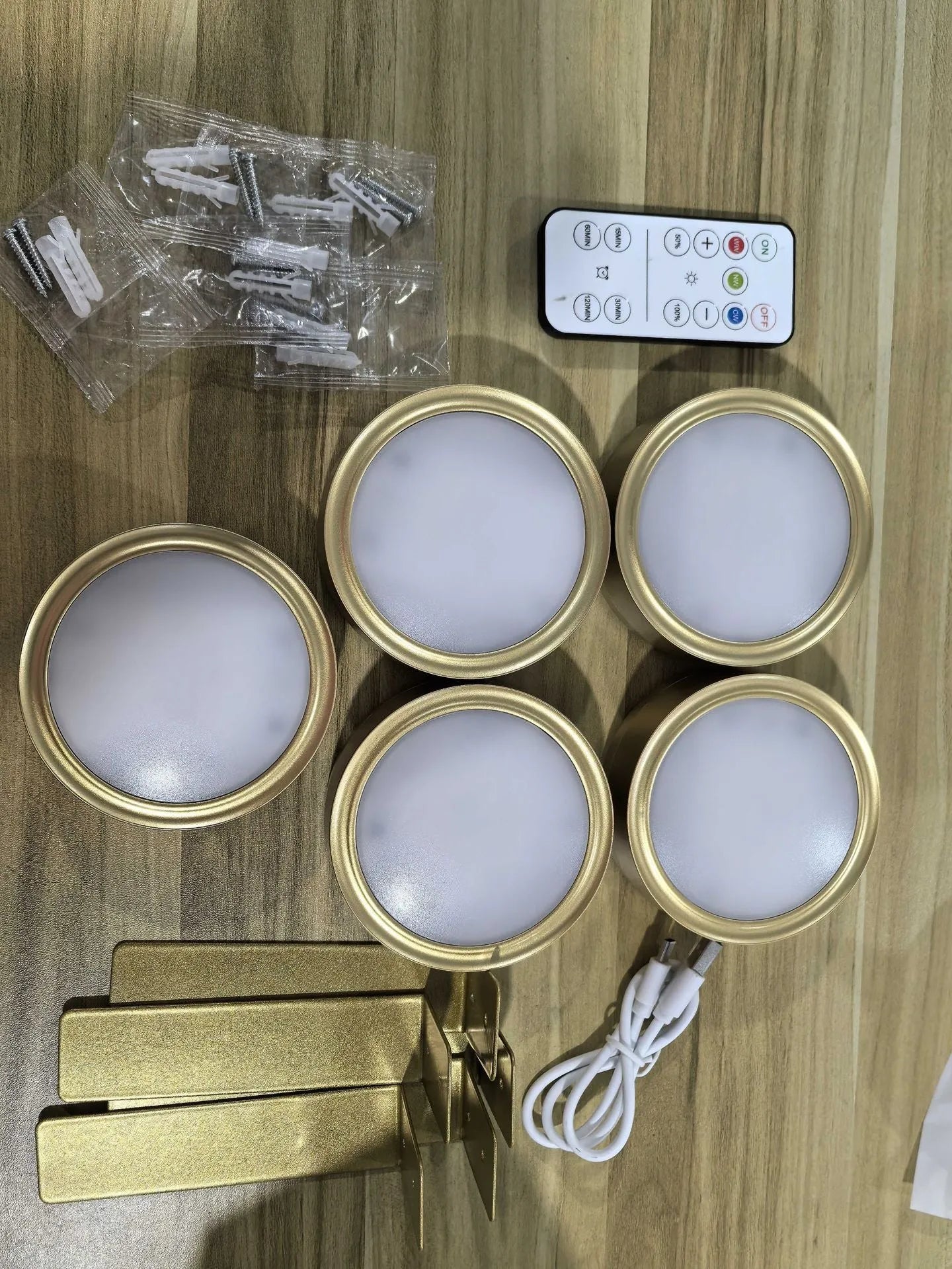 Wireless LED painting lamp with magnetic charging and remote control in black, white or gold finish