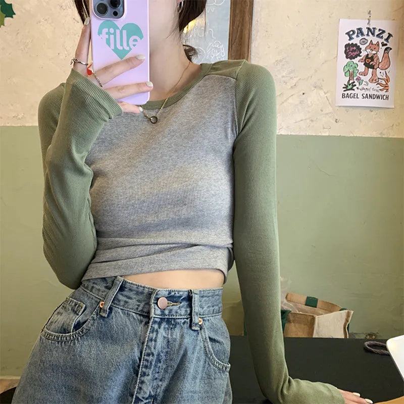 Women's oversized casual top in viscose with slim fit design and embroidery detailing