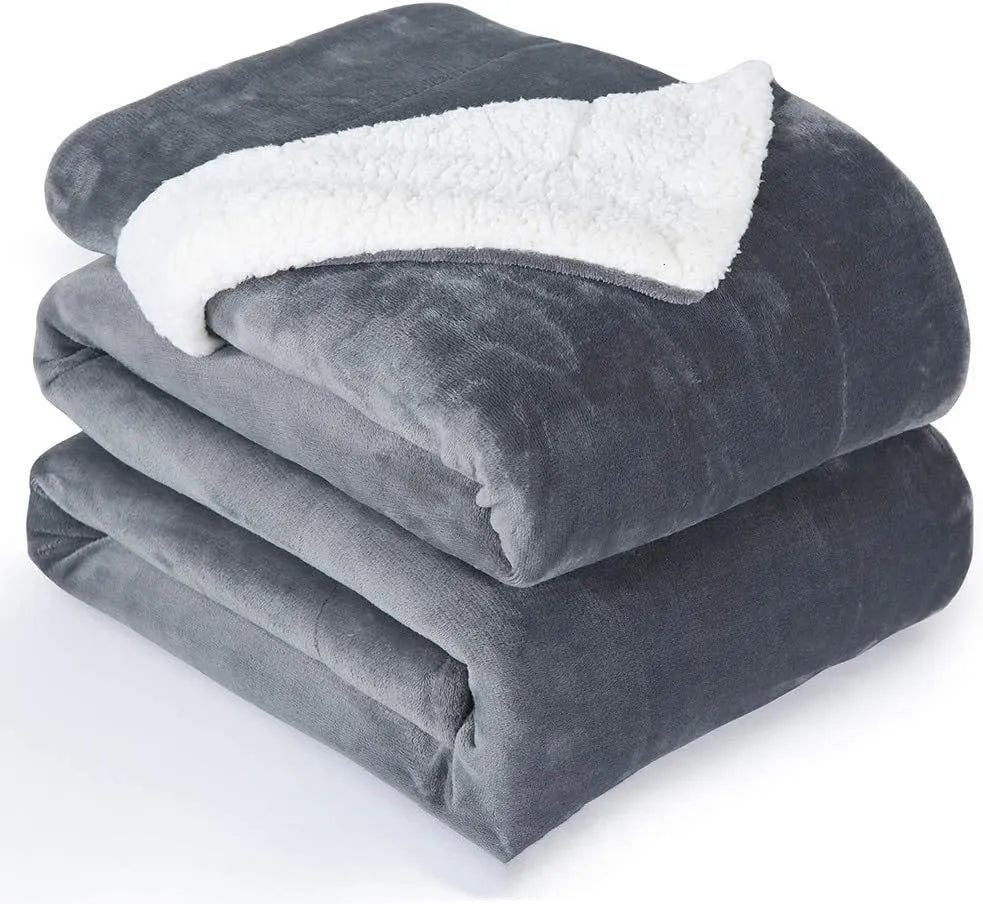 USB electric heating blanket in flannel fabric measuring 70 by 100 centimetres