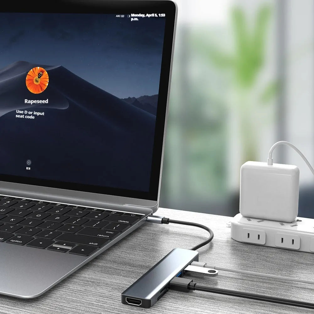 USB-C seven-port expander with 0.145m cable for laptop connectivity