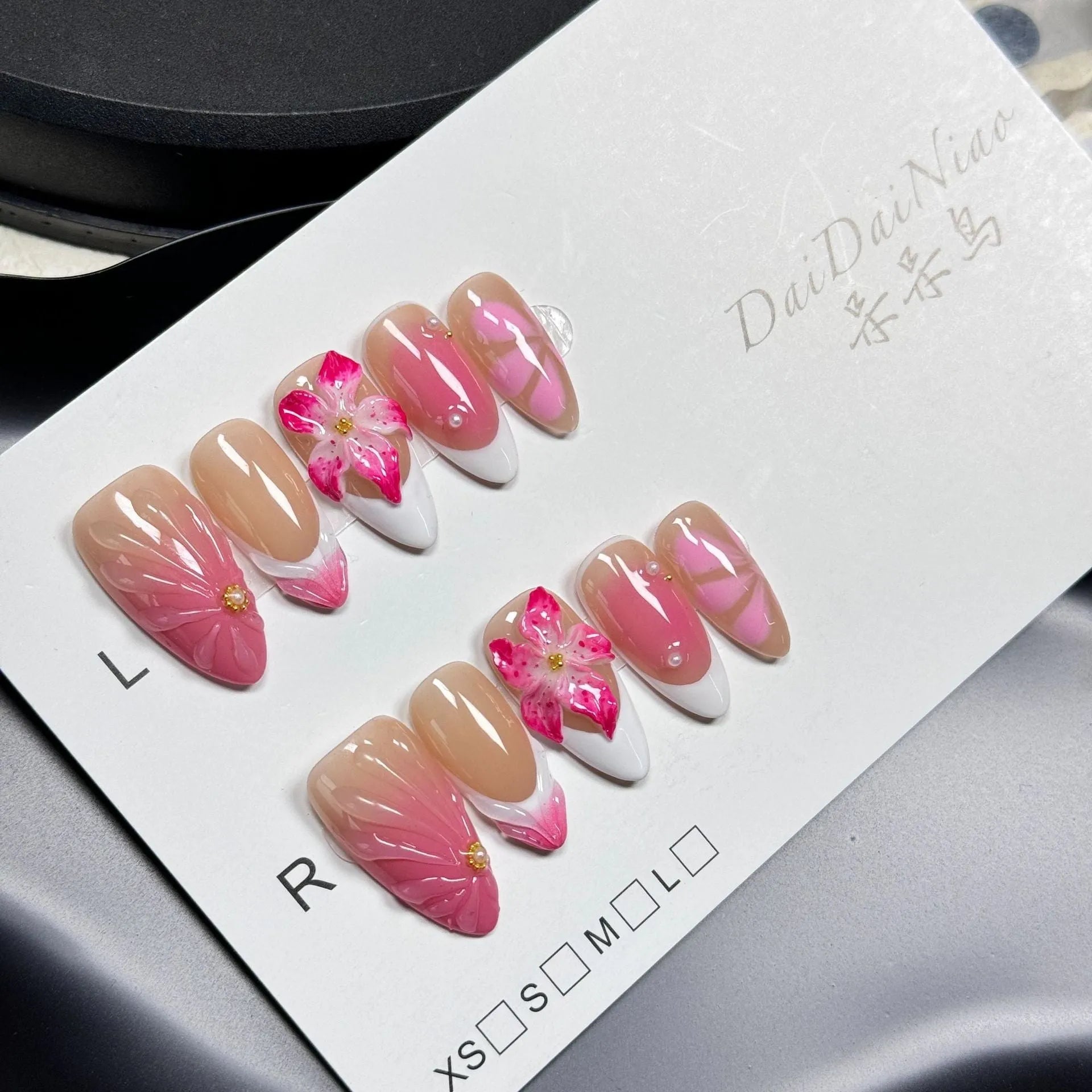 French style fluid ice flower manicure plastic gel nail tips in almond shape with four size options