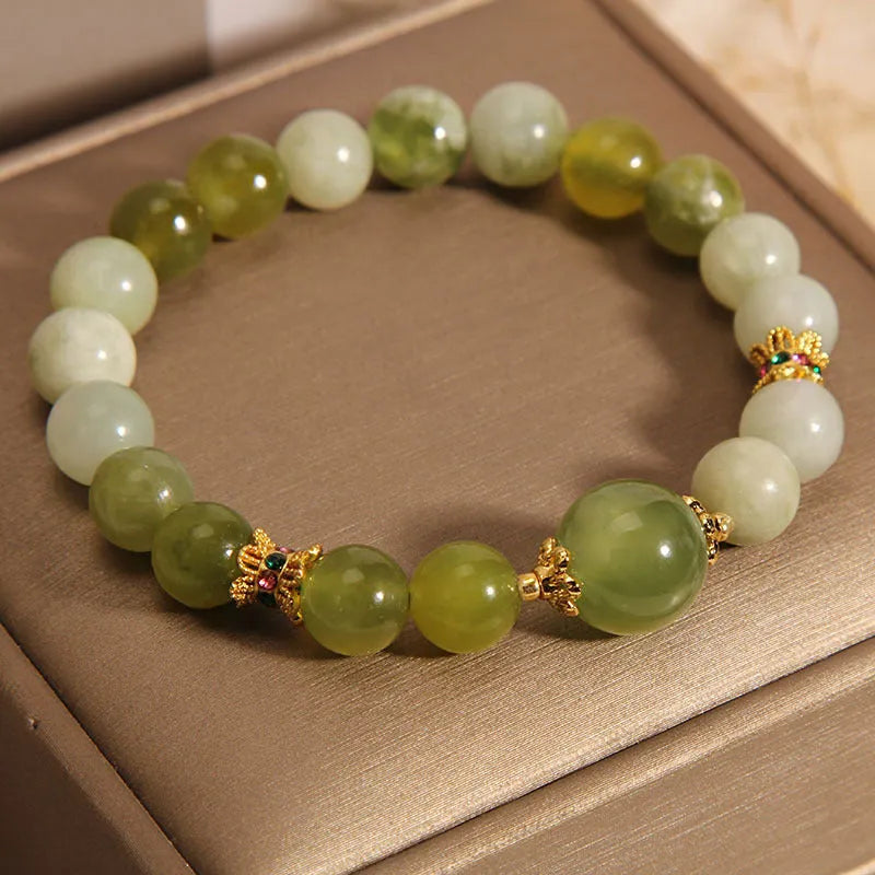 Women's bracelet made from green Xiuyan jade with original light luxury sweet mori design.