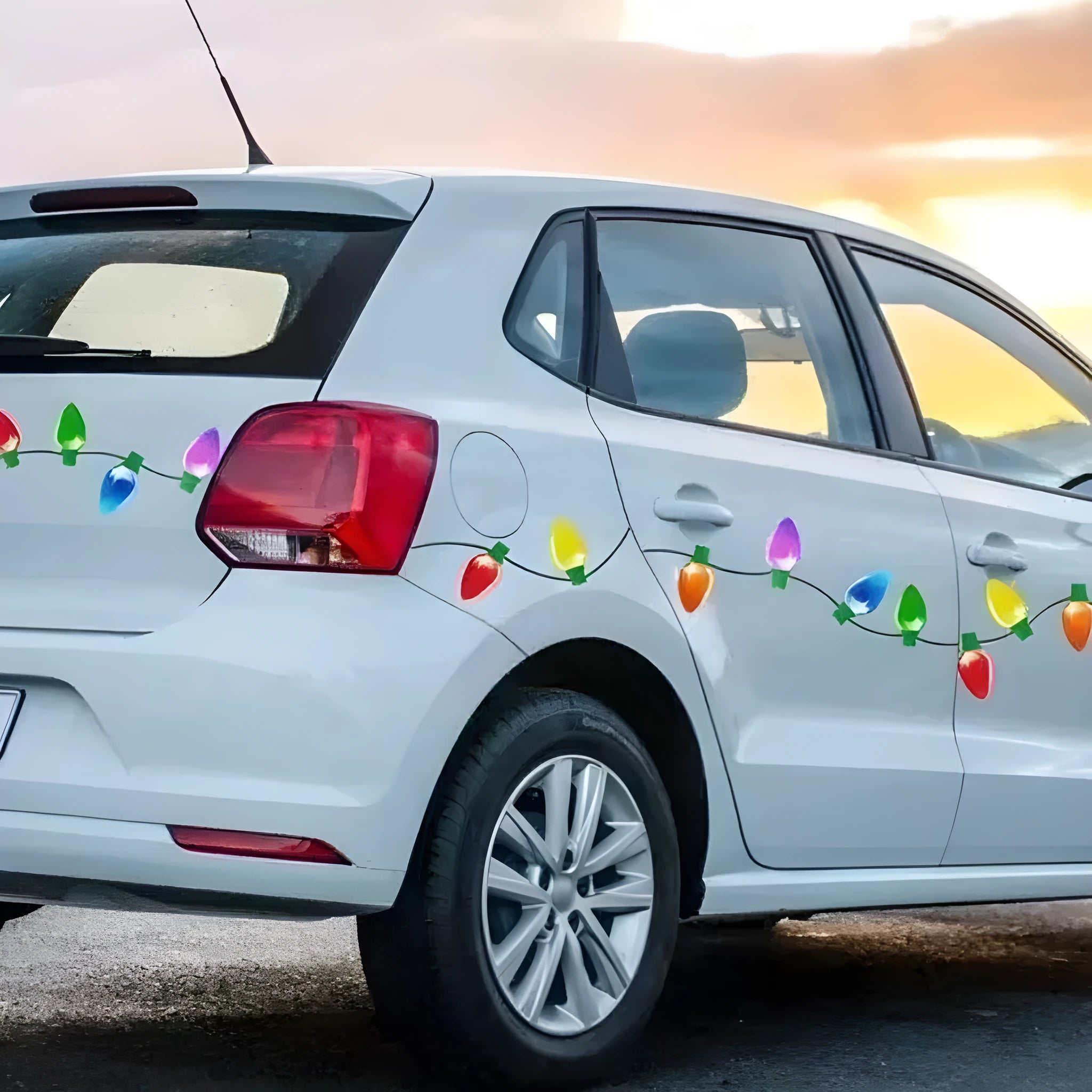 Christmas light bulb reflective magnetic set with 24 white honeycomb bulbs and 12 magnetic wires for car and refrigerator decoration