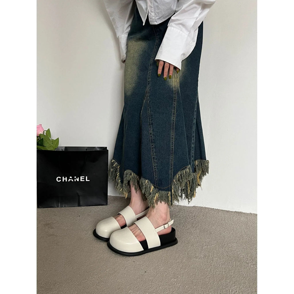 Retro sandals with closed toe design and adjustable ankle-strap buckle in apricot colour