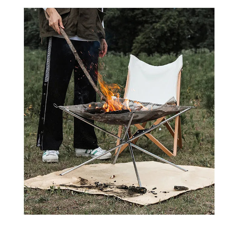 Stainless steel barbecue grill with cooking net for outdoor use in silver finish