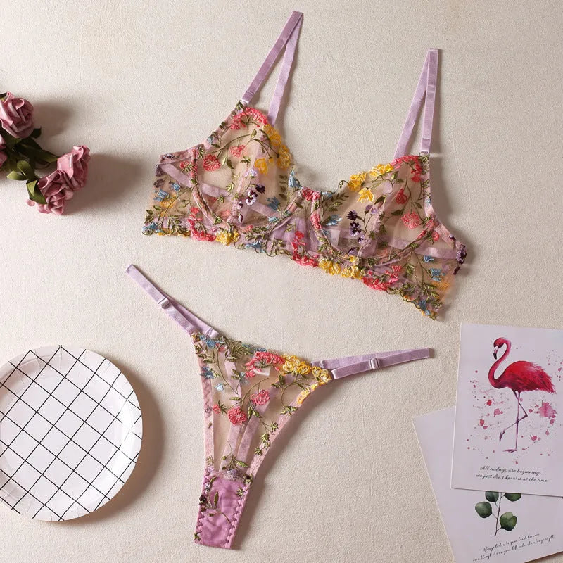 Women's floral underwear set in polyester fibre showing pure desire style bikini design