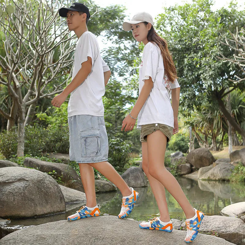 Quick-drying mesh wading shoes with lace-up front and rubber non-slip soles