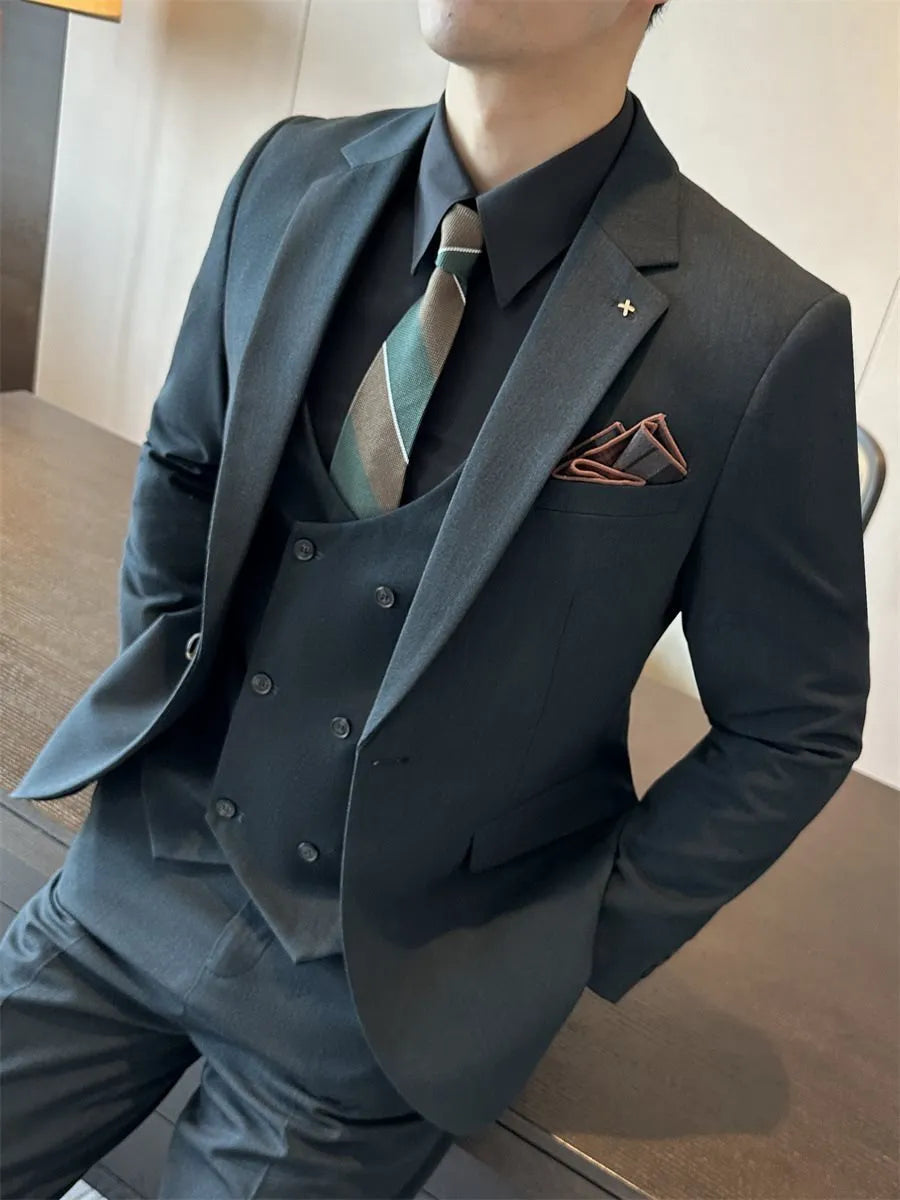 Men's slim fit formal blazer jacket in chemical fibre blend fabric available in multiple sizes