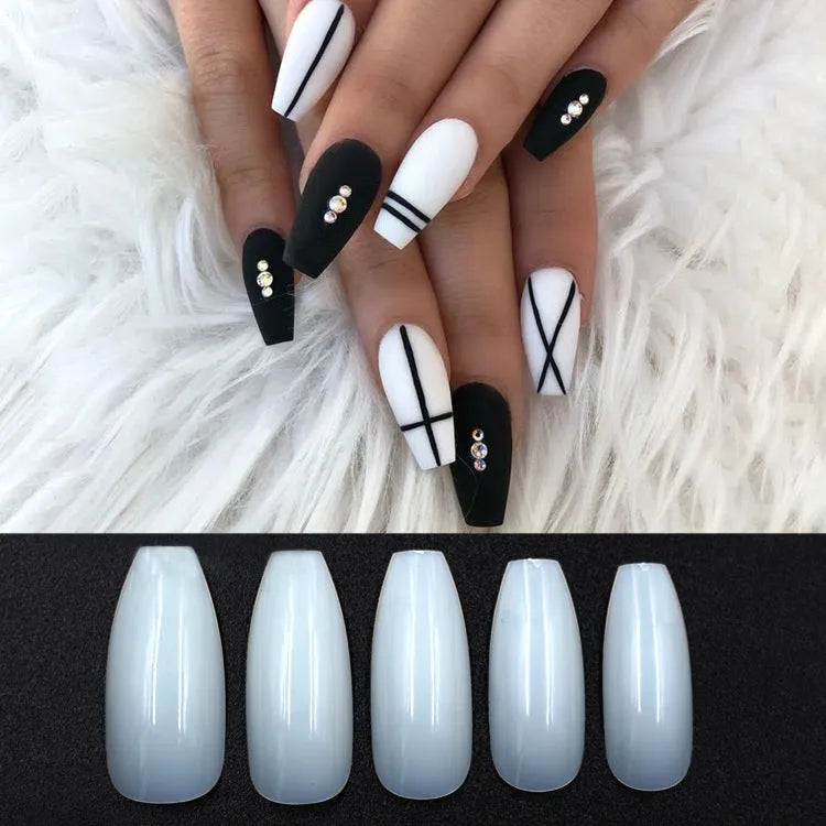 500 clear acrylic false nails in natural colour with 10 different sizes for professional or home manicures