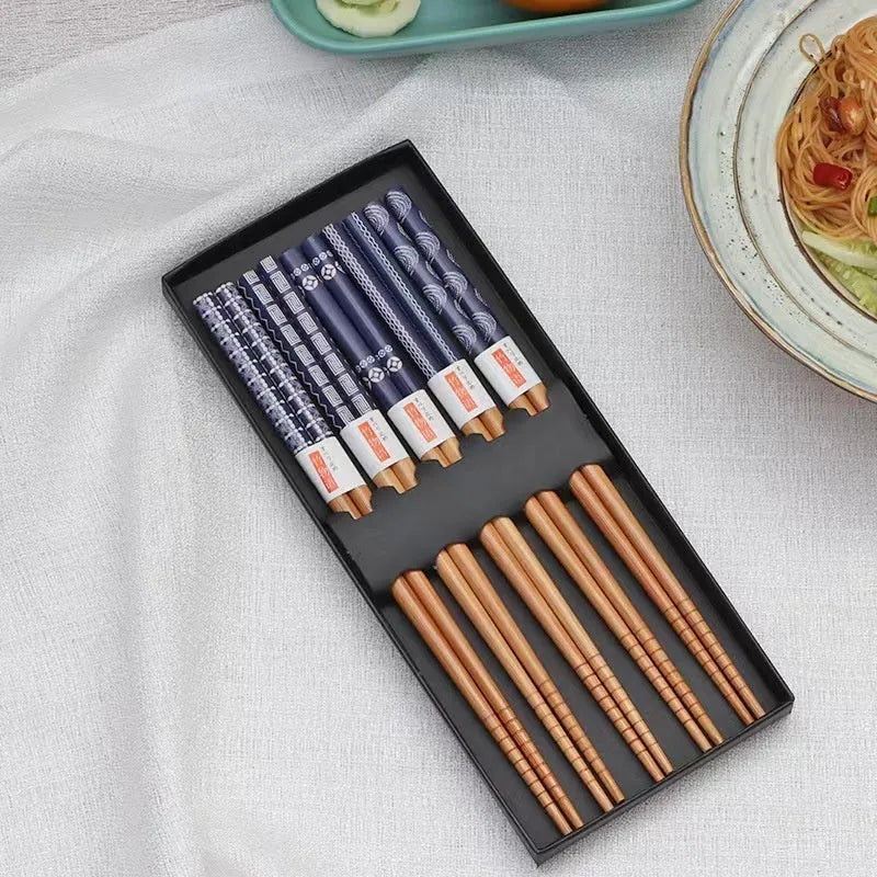 Japanese-style bamboo chopsticks with cartoon patterns in gift box packaging