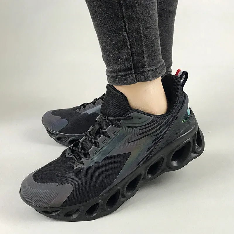 Men's breathable mesh casual trainers in three colours with round toe and lace-up design