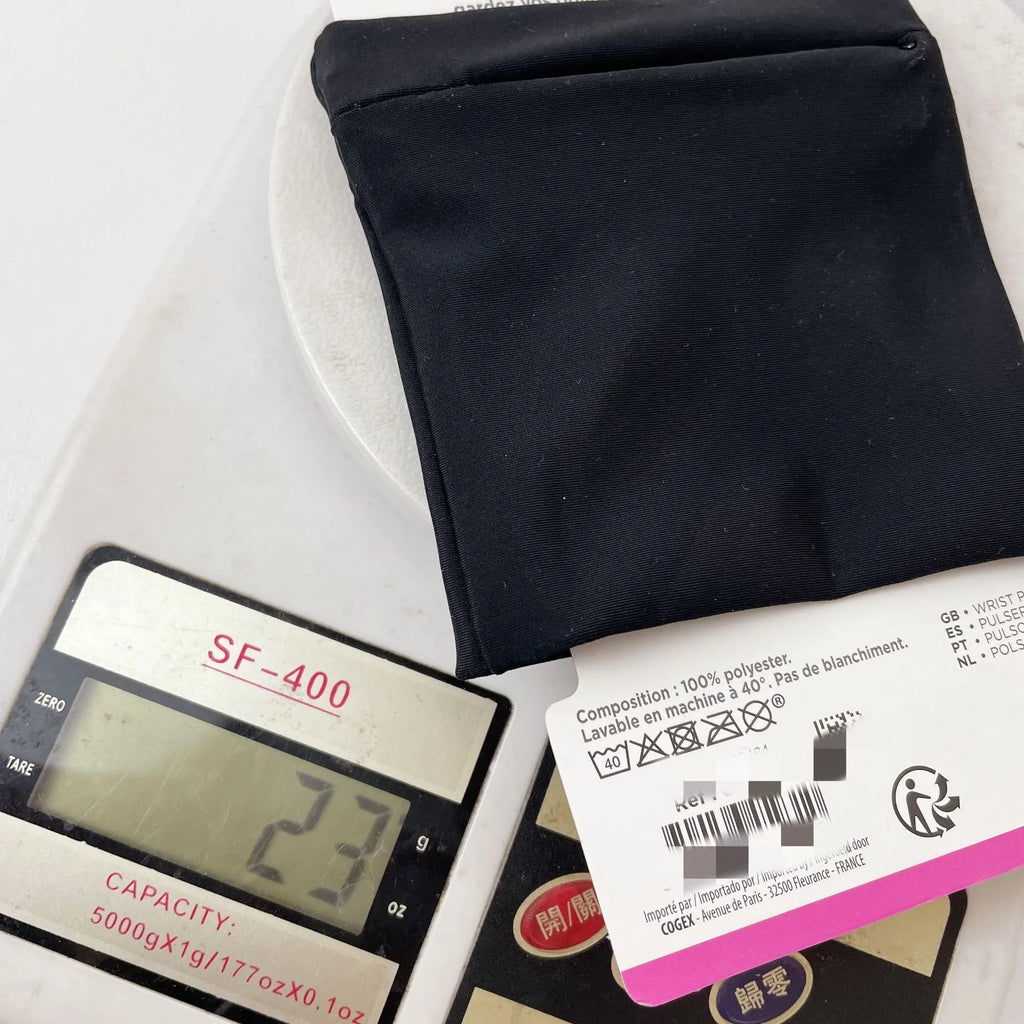 Wrist bag armband sleeve measuring 10 by 10.5 cm for mobile phone storage during camping and fitness