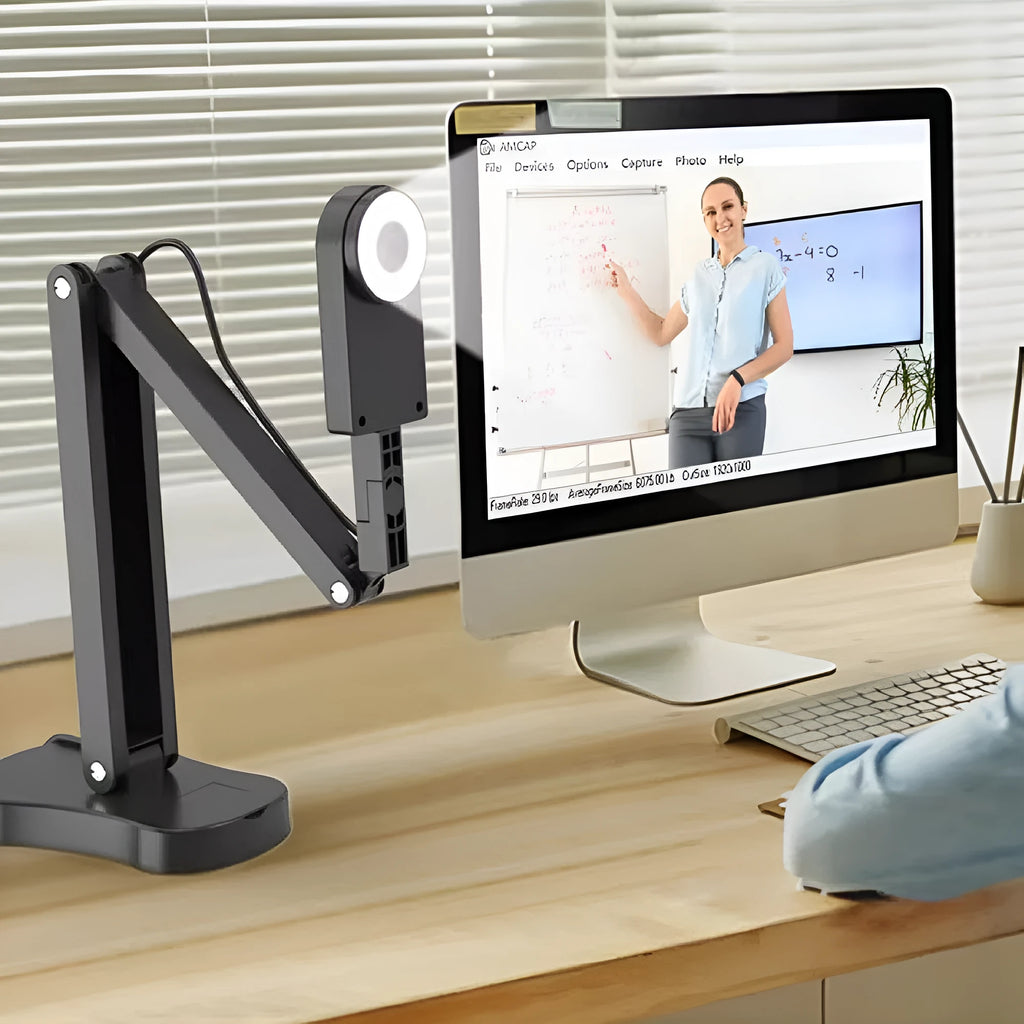 USB webcam with auto focus for computer video calls and streaming