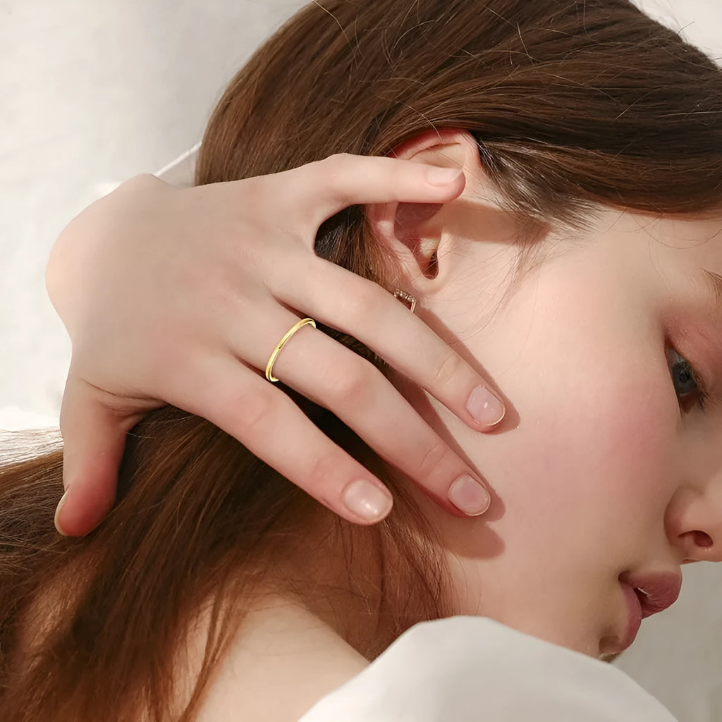 S925 sterling silver geometric round ring bracelet showing simple circular design elements