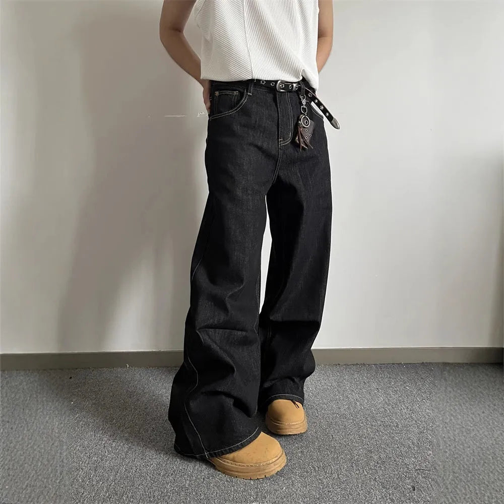 Black loose wide-leg jeans with straight-leg cut and mid-waist design in retro style