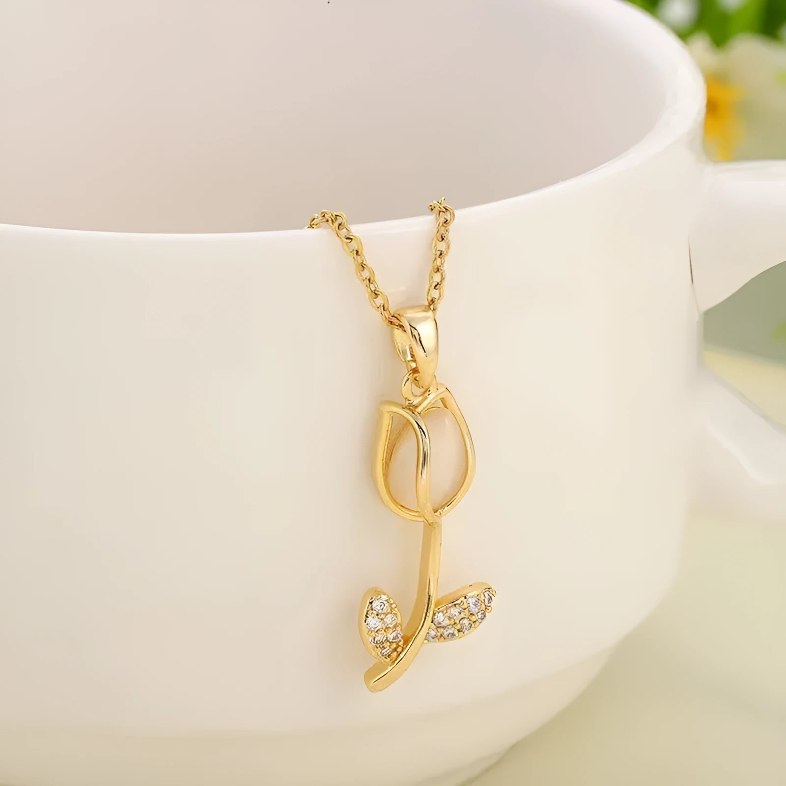 Zircon tulip necklace with flower pendant on adjustable titanium steel chain in gold colour