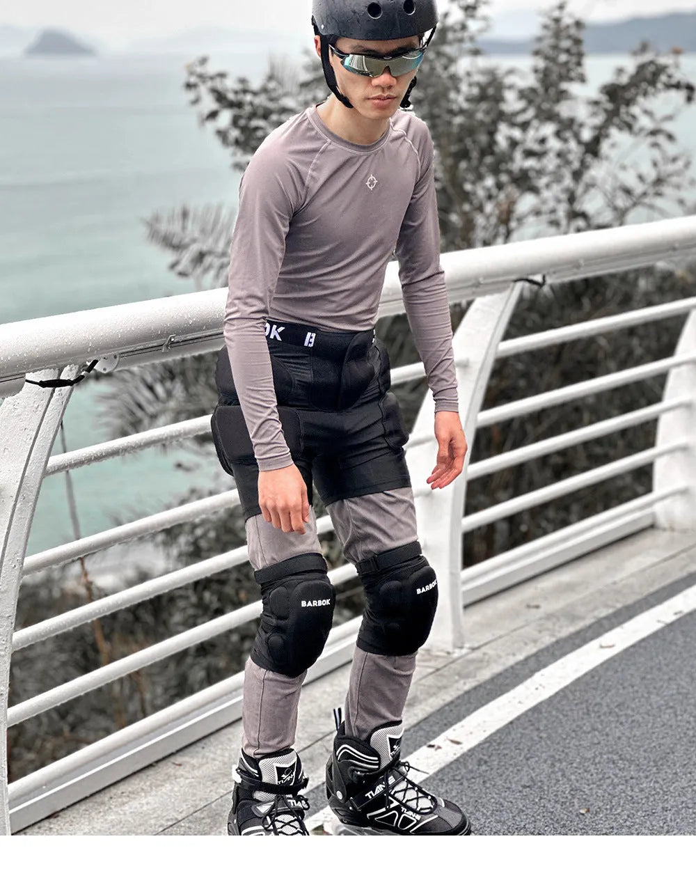 Black hip protection pad for roller skating and skateboarding made from spandex and NBR foam.