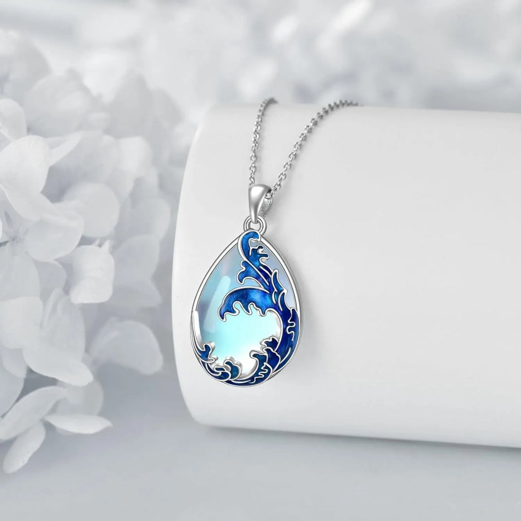 Moonstone blue heart pendant on women's alloy necklace
